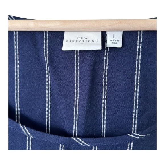 Democracy Blue/White Pinstripe Sleeveless Top Size L NWOT - Picture 2 of 7